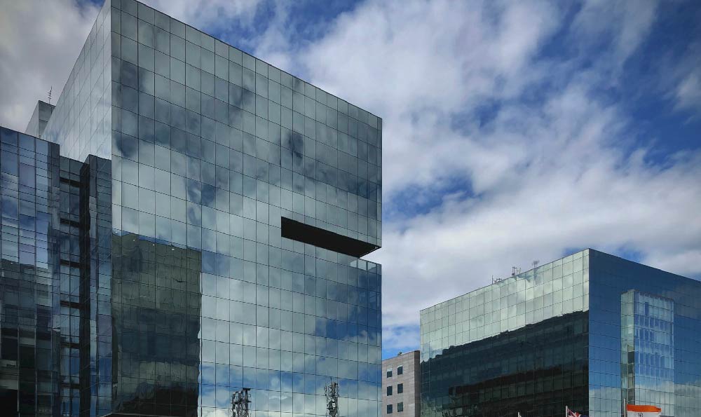 合肥站保洁员认真擦座椅意外走红