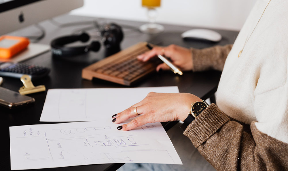 《宏观营销环境包括哪些要素》