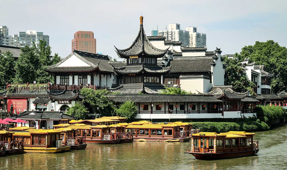 湖北工业旅游强县（幼儿园放鞭炮）