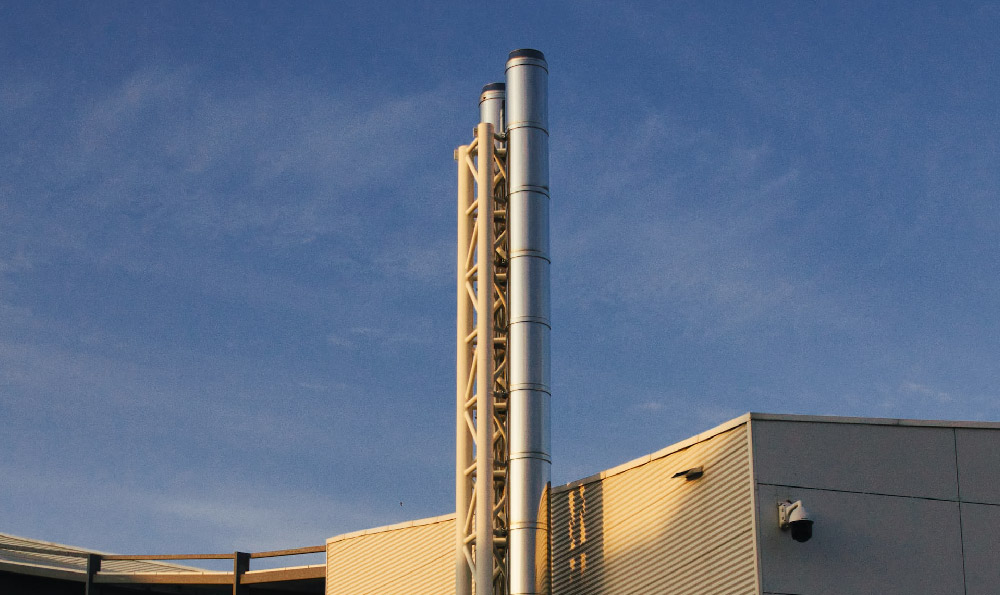 焊方管和铁板是用碳钢焊条（方管立柱焊钢板）