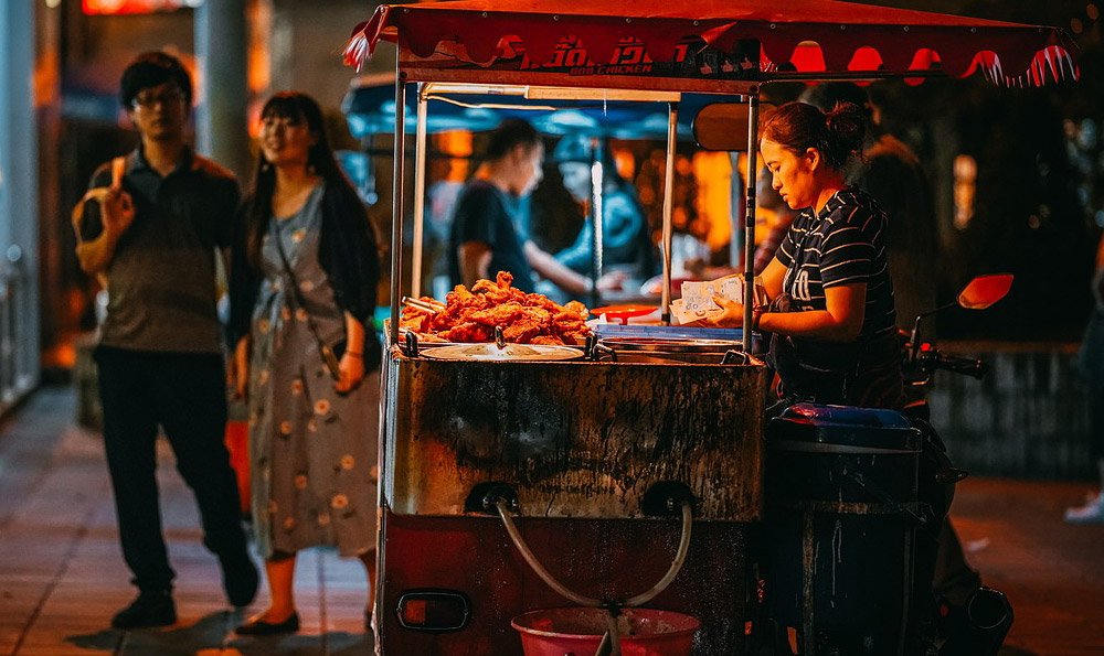 当过老板摆过地摊，靠摆地摊起家的企业家