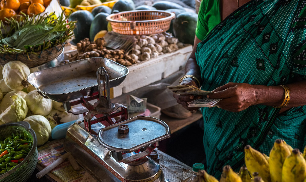 摆地摊卖烧腊需要食品