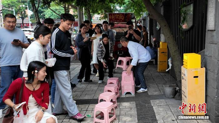 “蛋烘糕主理人”超负荷运转了 “蛋烘糕主理人”超负荷运转了