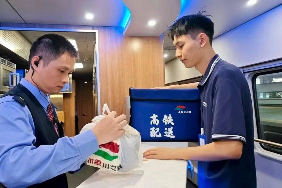 高铁推出17元盒饭：门店现炒