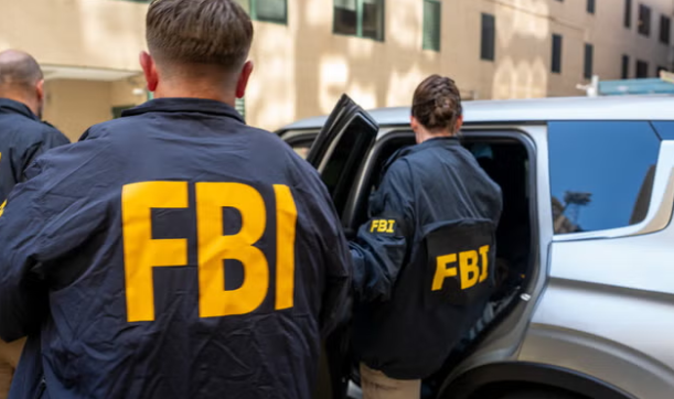 合肥美国三名男子假冒FBI持枪闯入民宅