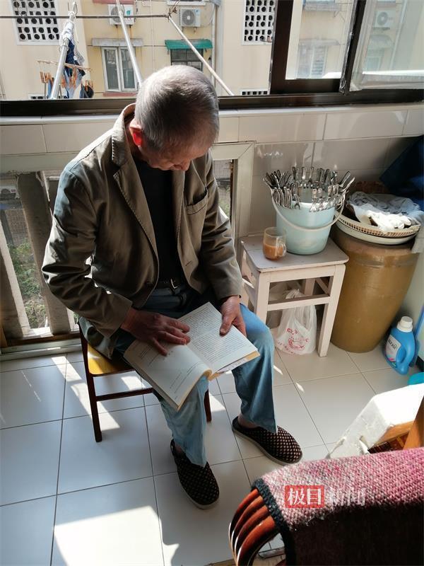 63岁儿子与94岁父亲一起居家养老 63岁儿子与94岁父亲一起居家养老