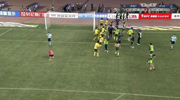 南通队队长射失点球泪洒当场 南通队队长射失点球泪洒当场