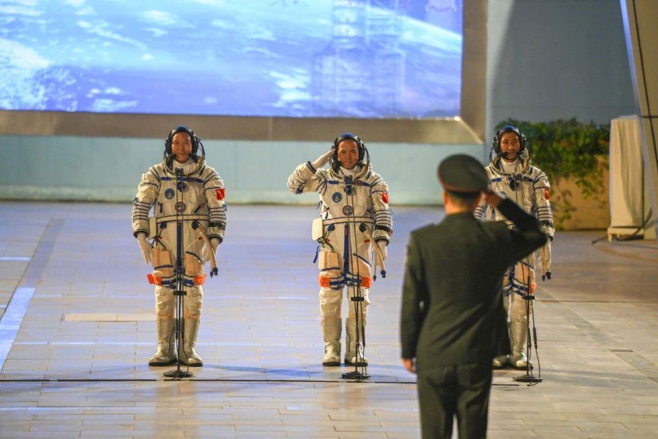 高燃！被空军的帅气混剪硬控了