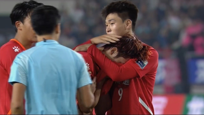 南通队队长射失点球泪洒当场