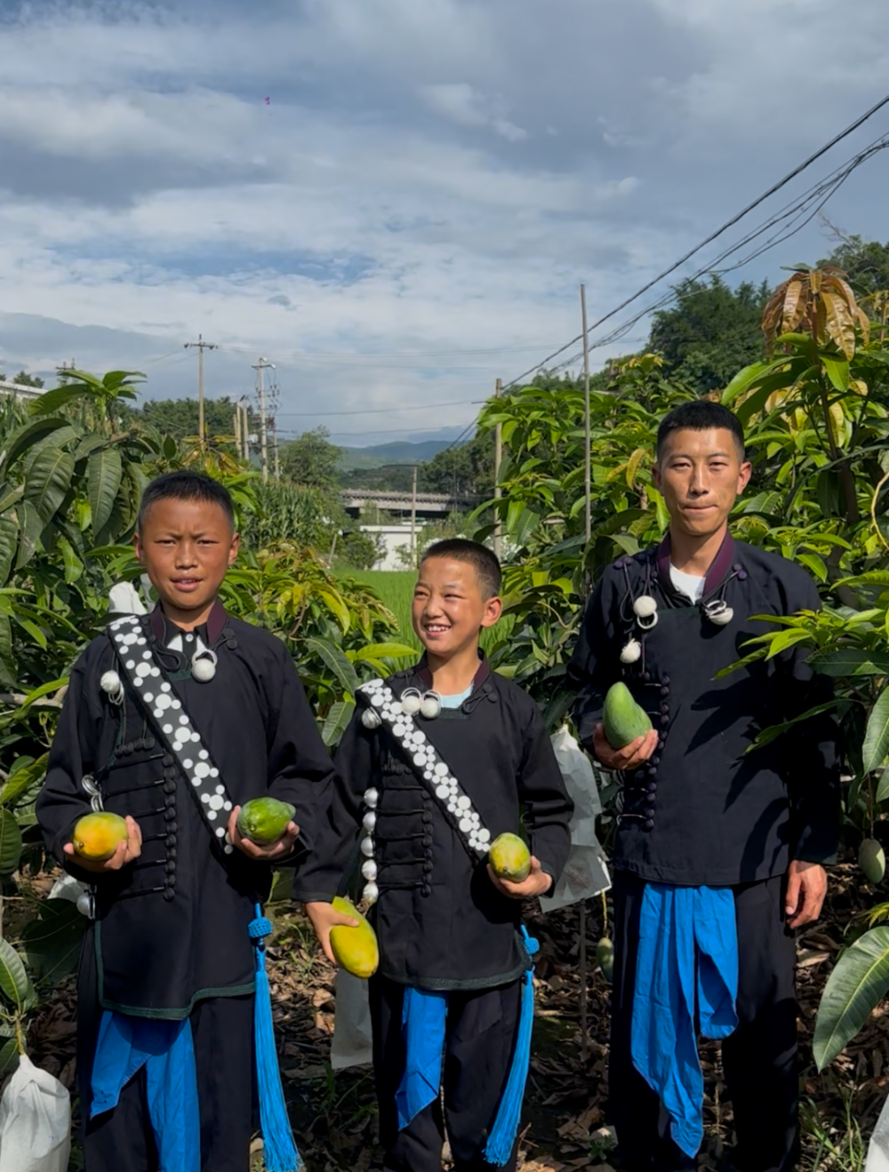 舅舅照顾3个外甥近10年本人回应 舅舅照顾3个外甥近10年本人回应