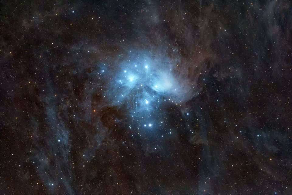 11月6日上演月掩昴星团