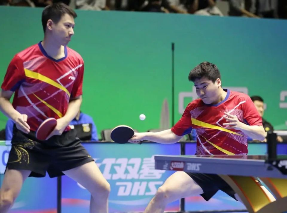 全运会梁靖崑周雨对练