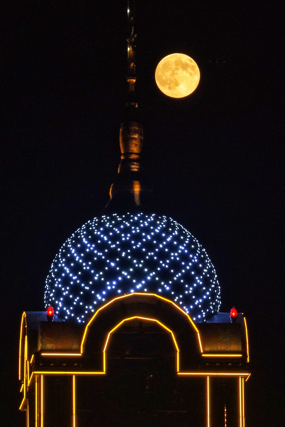 #晒晒你拍的超级大月亮#