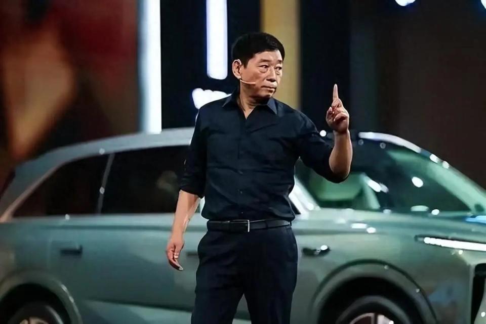 魏建军为梦泪解锁“新装备”