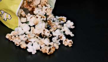 廣西男子自制“炮米花”