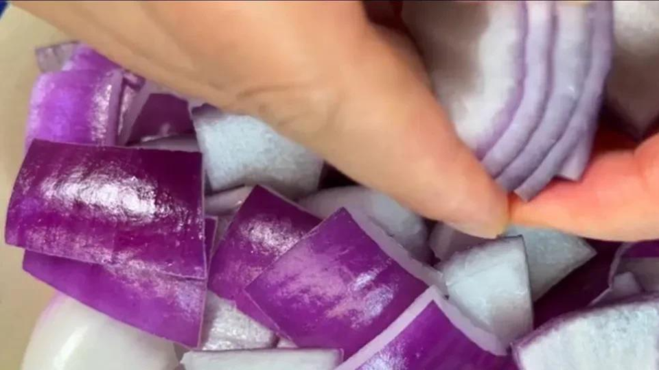 90岁奶奶分享长寿秘诀：每天吃洋葱