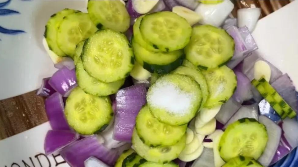 90岁奶奶分享长寿秘诀：每天吃洋葱