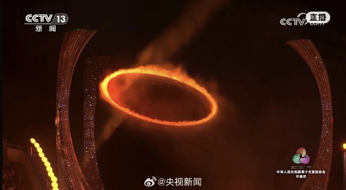 马琳陈若琳郭晶晶等传递火炬