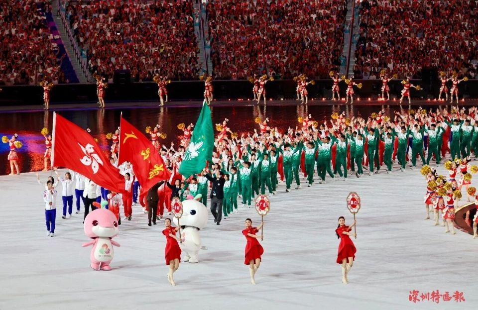 全运会开幕式观众热情欢呼声浪滔天