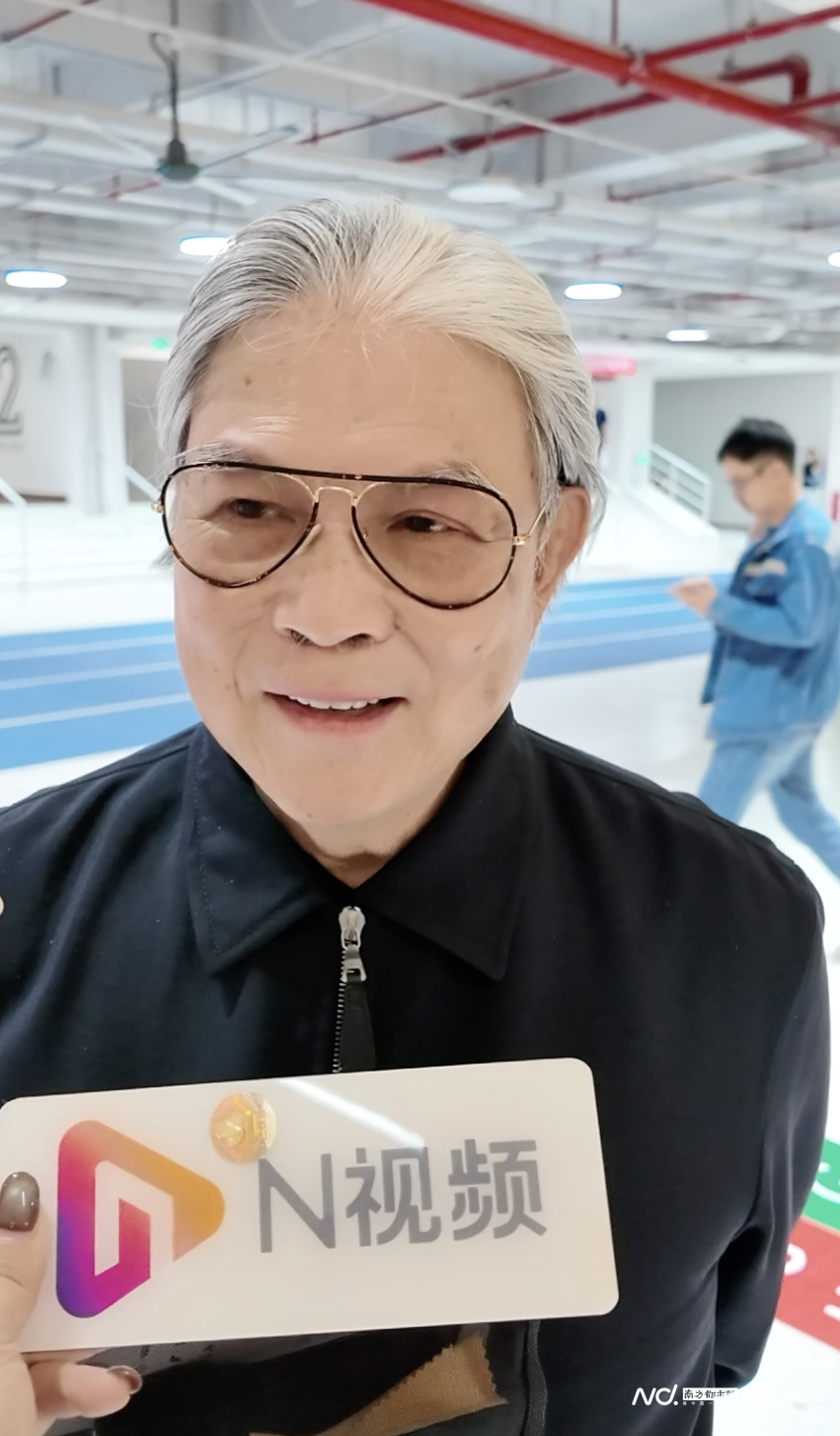 霍震霆：受邀来看十五运开幕式很感激