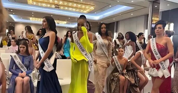 环球小姐集体退赛主办方总监道歉