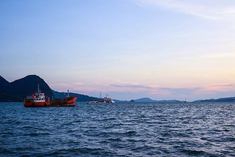 马泰之间海域沉船事件已致28人遇难