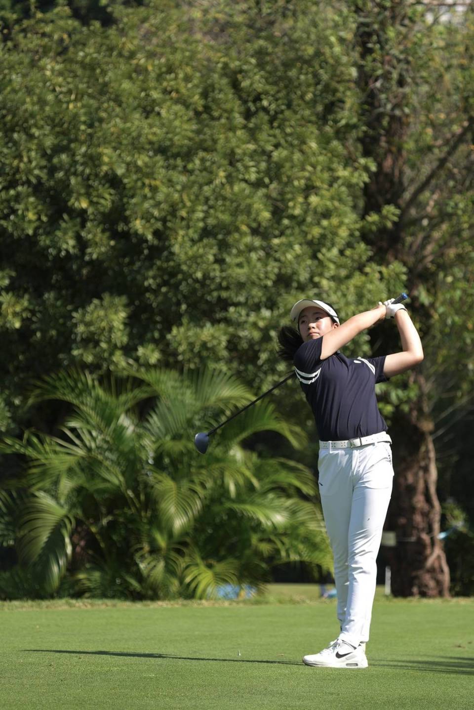 刘国梁女儿首战全运会还带作业