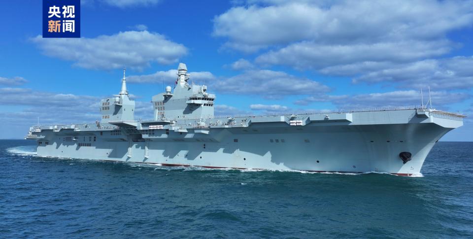 四川舰顺利完成首次航行试验