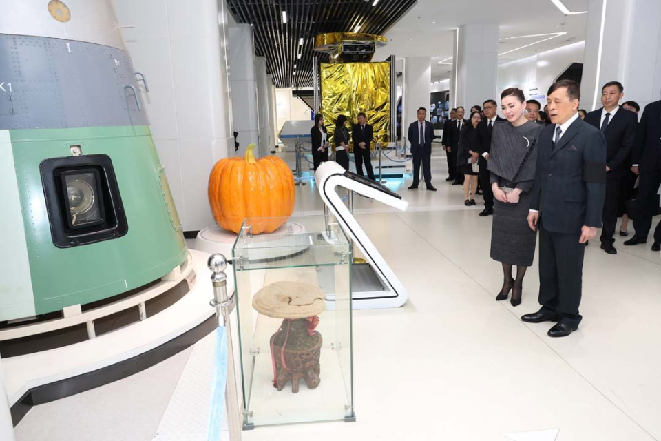 泰国国王与王后现身北京故宫游览