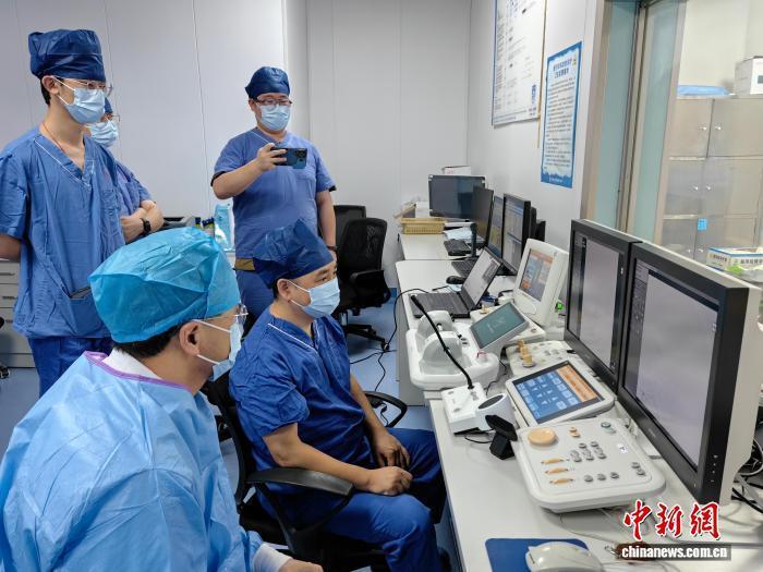 国产介入机器人完成神经介入手术