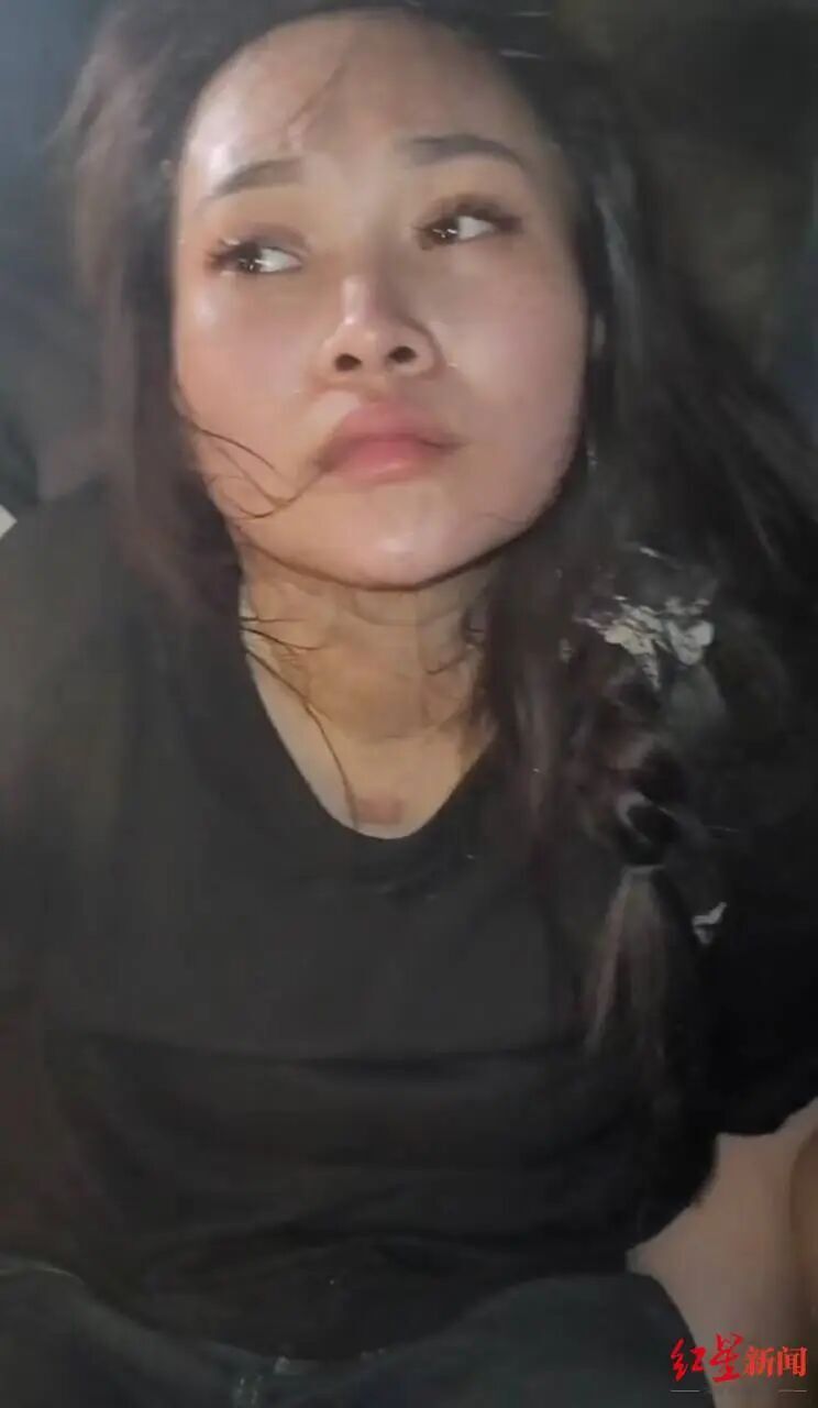 柬埔寨劫囚女子因高颜值引关注