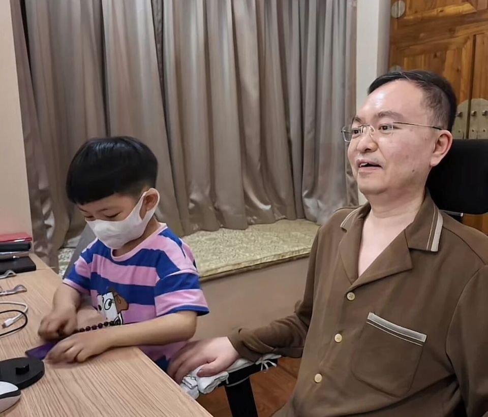 蔡磊喉肌萎缩吞咽困难