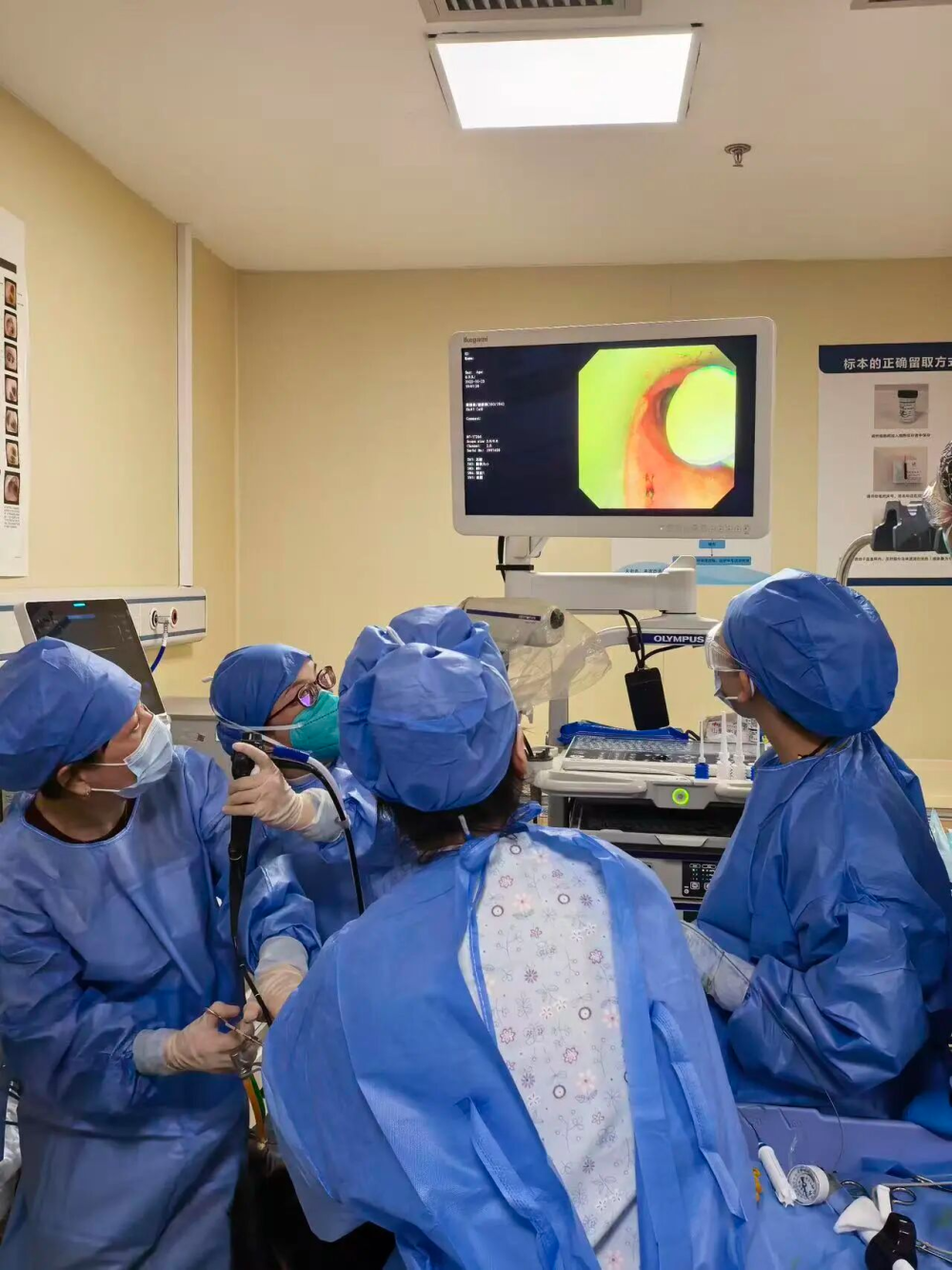 鐵釘在男子支氣管內10年被取出