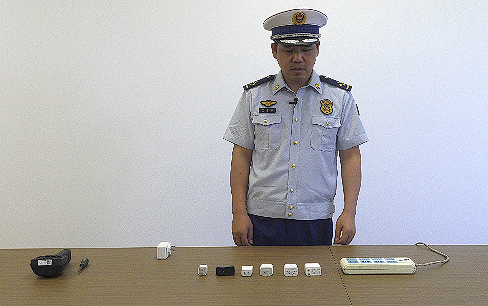 充完电不拔充电器是在拿命“豪赌”