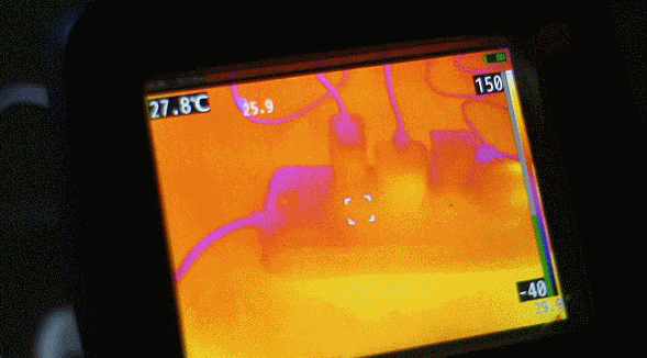 充完电不拔充电器是在拿命“豪赌”