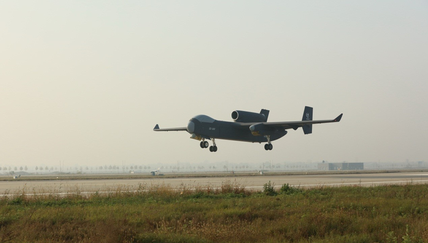 中國(guó)“空中航母”首飛成功