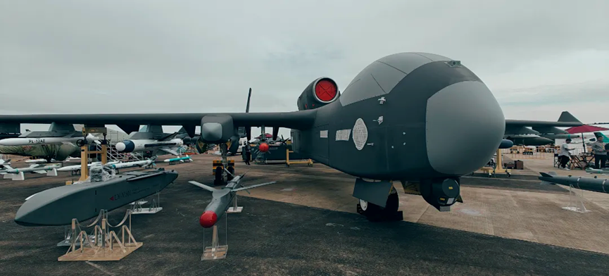 中国“空中航母”首飞成功