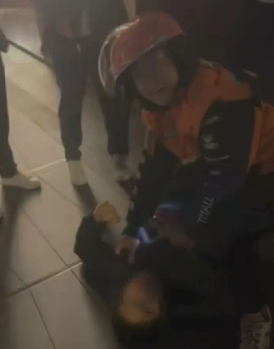 女子罕见被控迷信罪“供奉”2.1亿