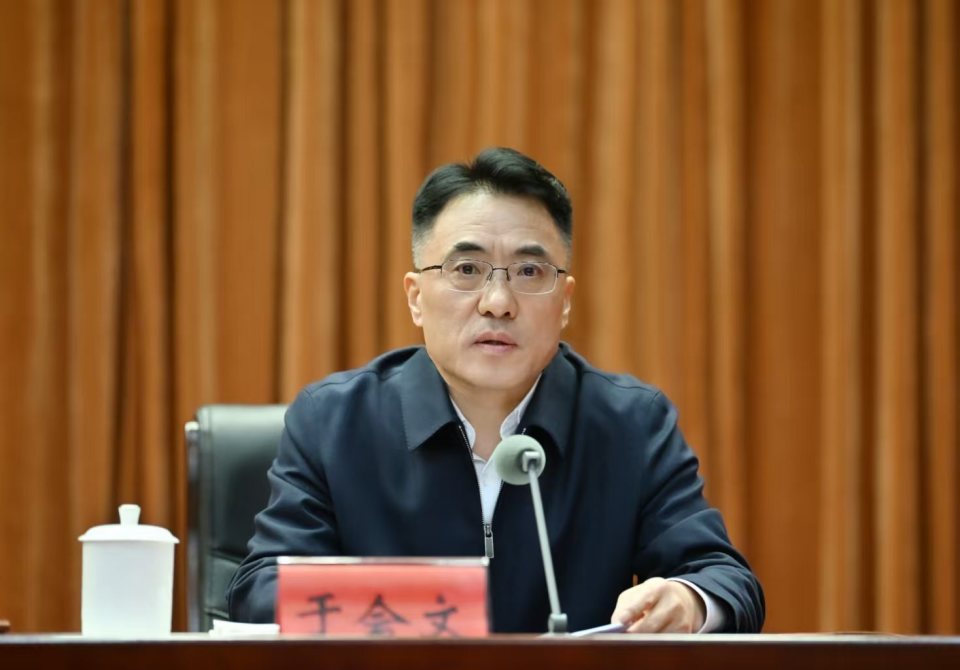 于会文兼任呼和浩特市委书记