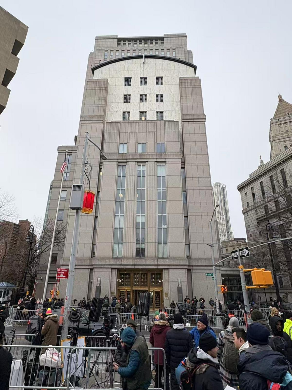 纽约法院外抗议者要求释放马杜罗