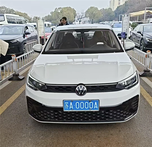 车主选车牌摇到豹子号苏A0000A