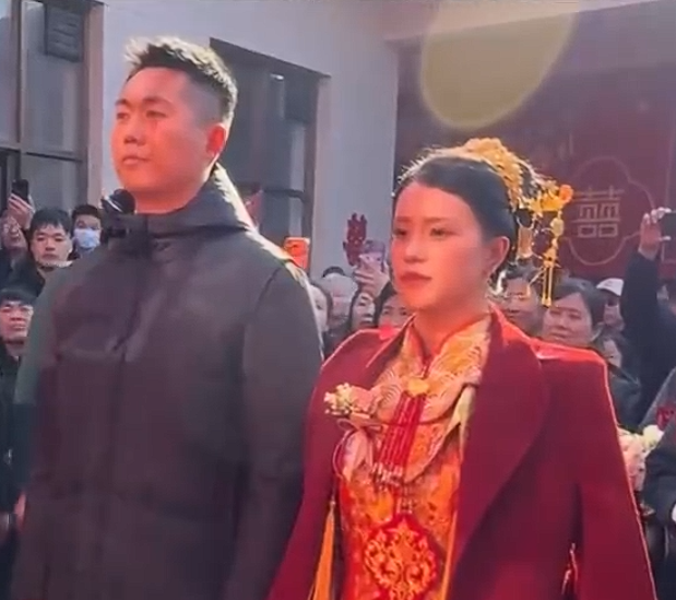 “最帅升旗手”张自轩结婚了