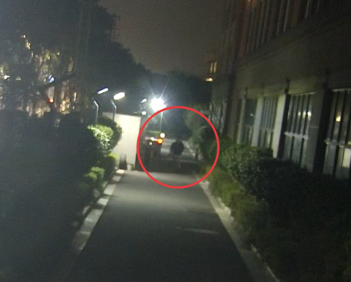 小偷的手还是伸向了羽毛球