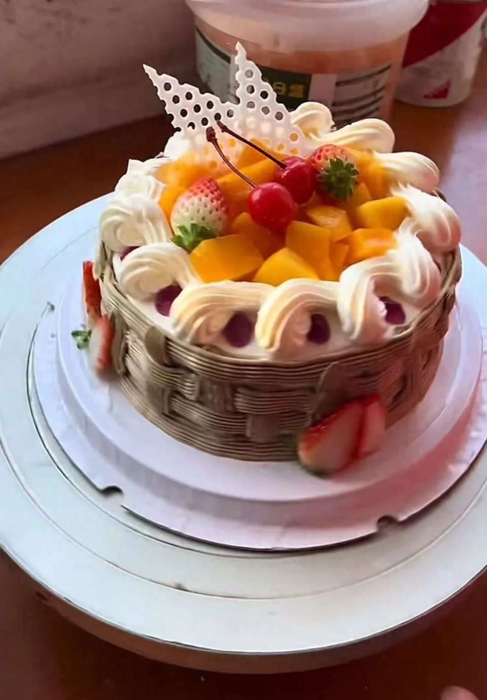 乡村蛋糕店爆火老板称不敢涨价