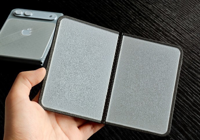 iPhoneFold售价曝光顶配或超2万