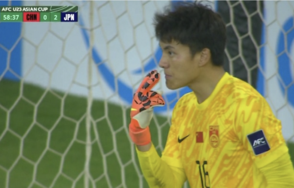 李昊英语喊话干扰日本队点球