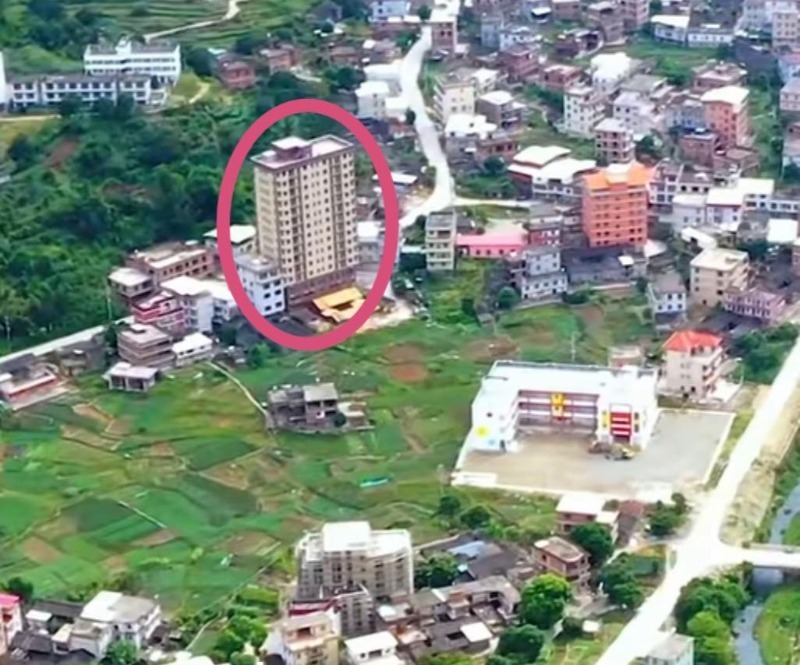 “一家人给自己盖了个小区”