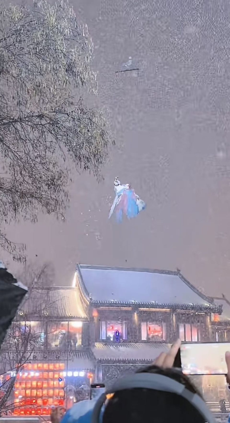 “天女散花”直打哆嗦景区给换冬装