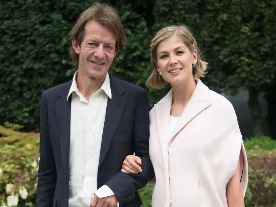 英国首相身边的“中文十级”女星