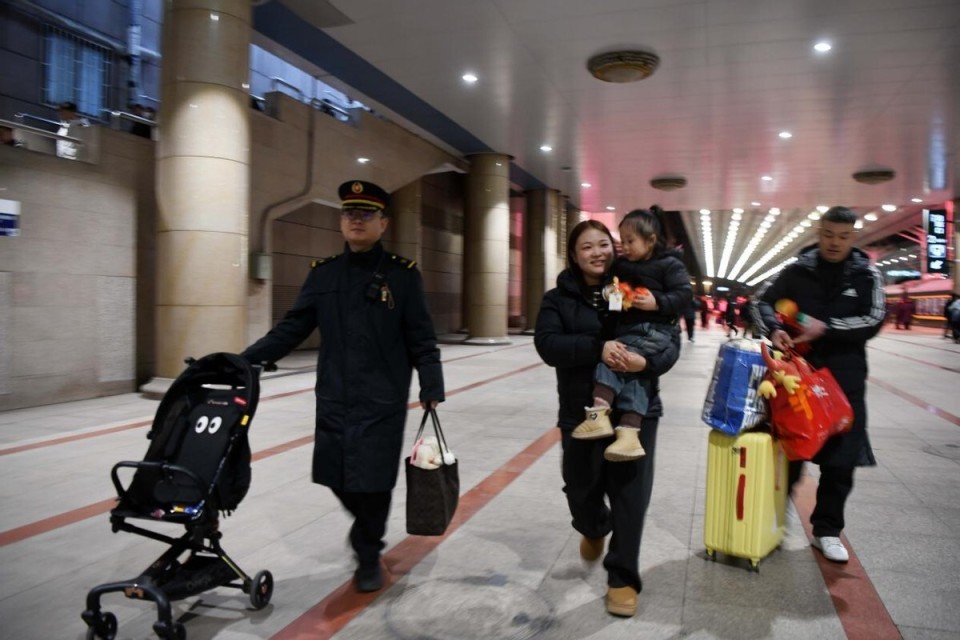 #直击2026春运第一天#